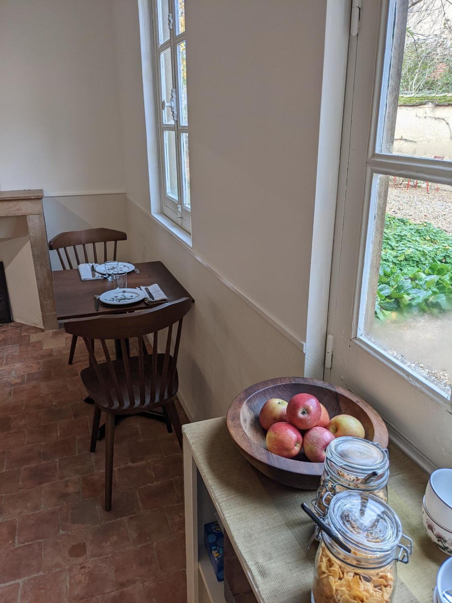 Le 14 Faubourg Bed & Breakfast Бон Екстериор снимка